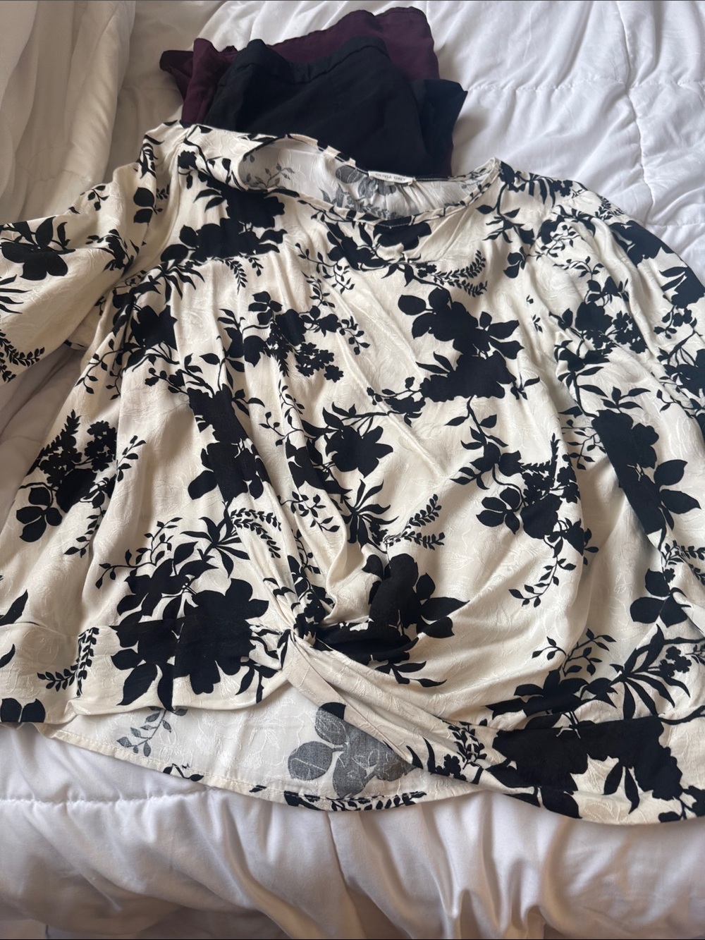 Women’s Black & White Floral Twist-Front Top